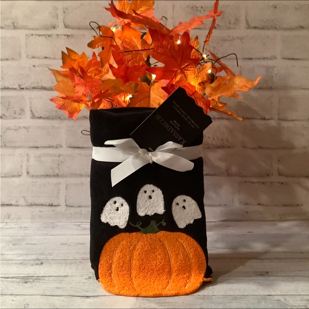 KASSADECOR Set Of 2 Hanging Pumpkin Ghosts Hand Towels